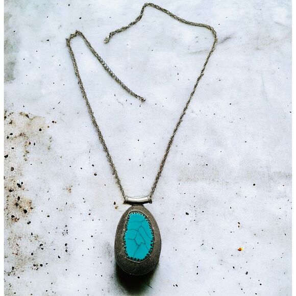 Vintage Boho Silver Tone Turquoise Pendant Necklace - Picture 8 of 8